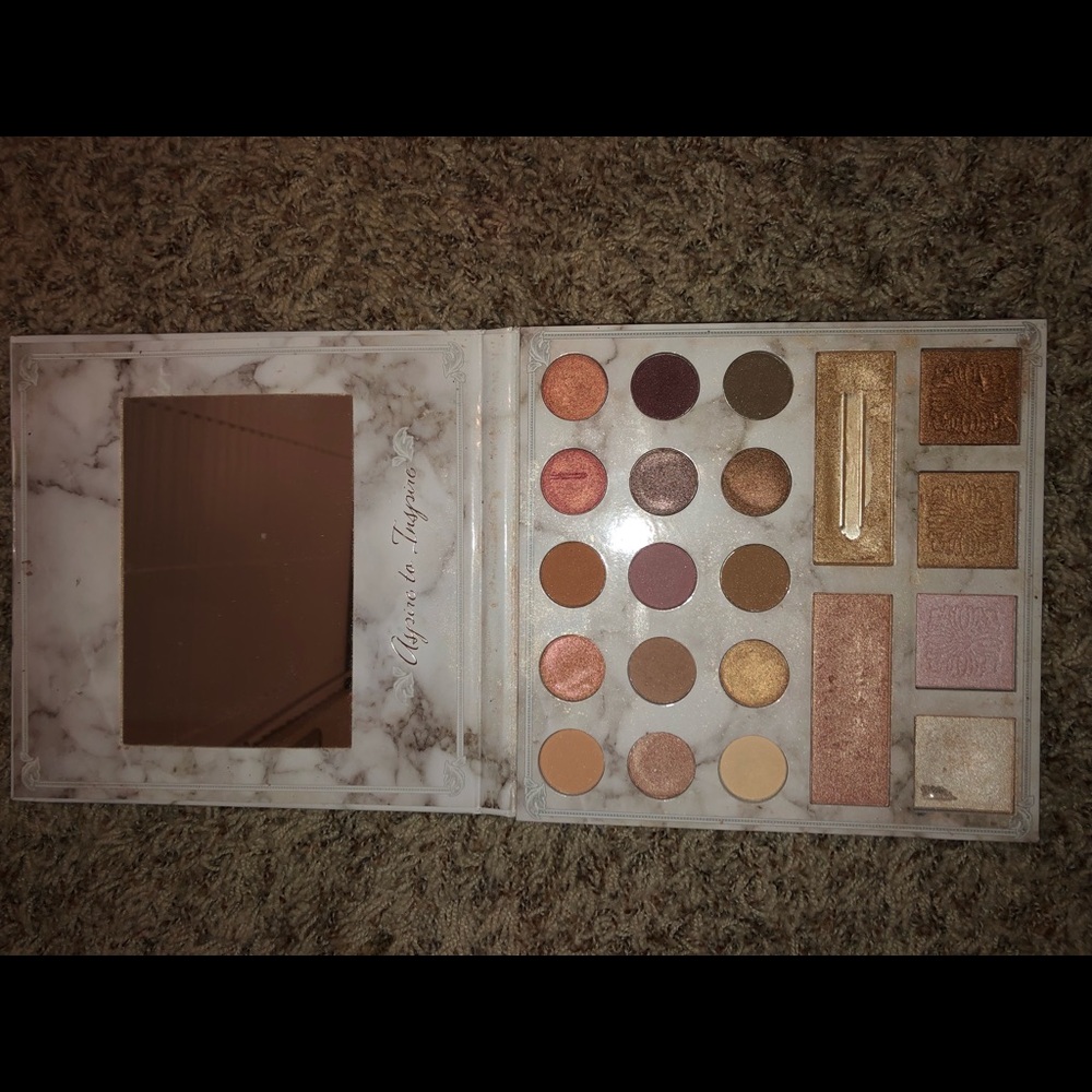 Bh cosmetics Carli Bybel limited edition pallet